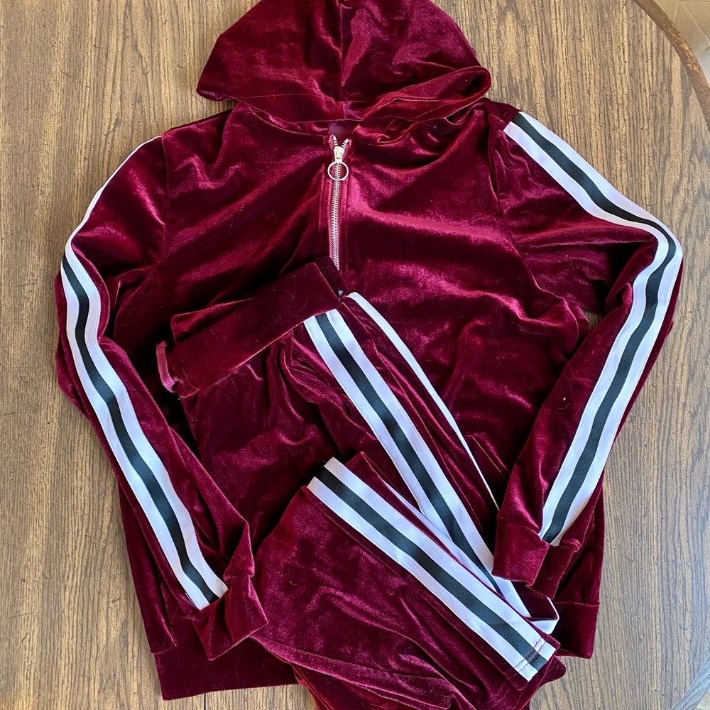 Red velvet tracksuit set with stripe, size medium